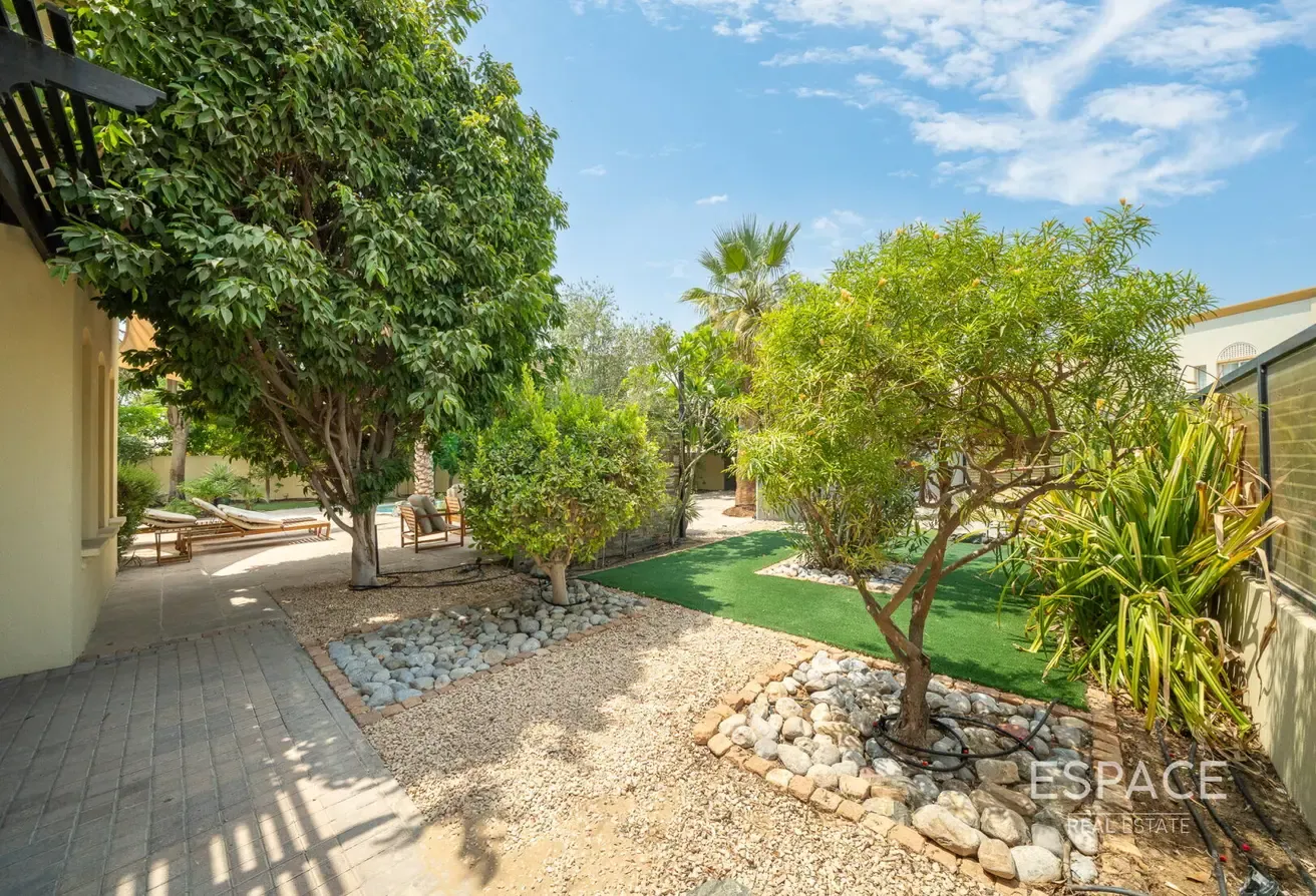 7216 Plot | Lake View | Vacant Now