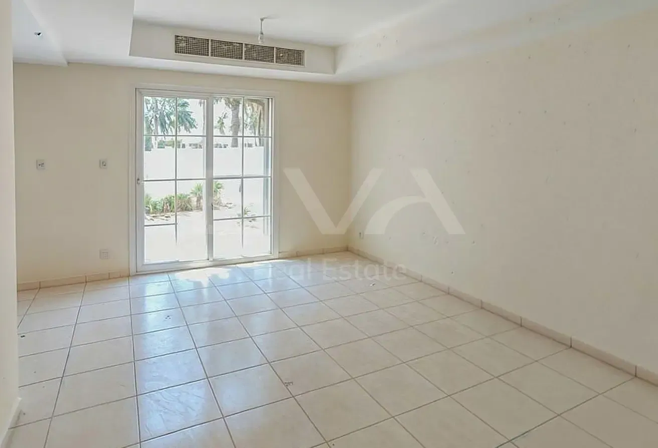 STANDARD 4M | SINGLE ROW | BACKING AMENITIES