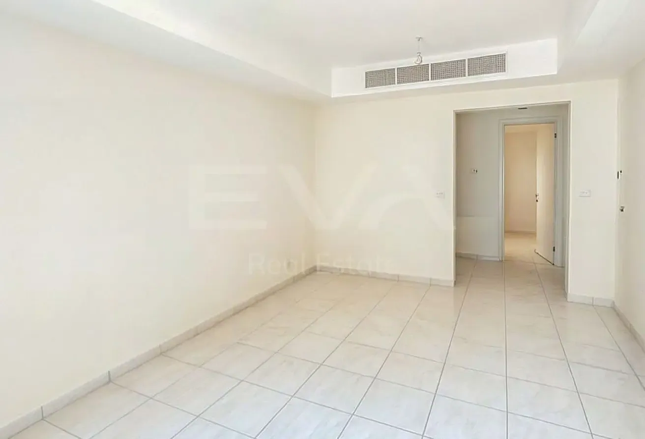 STANDARD 4M | SINGLE ROW | BACKING AMENITIES