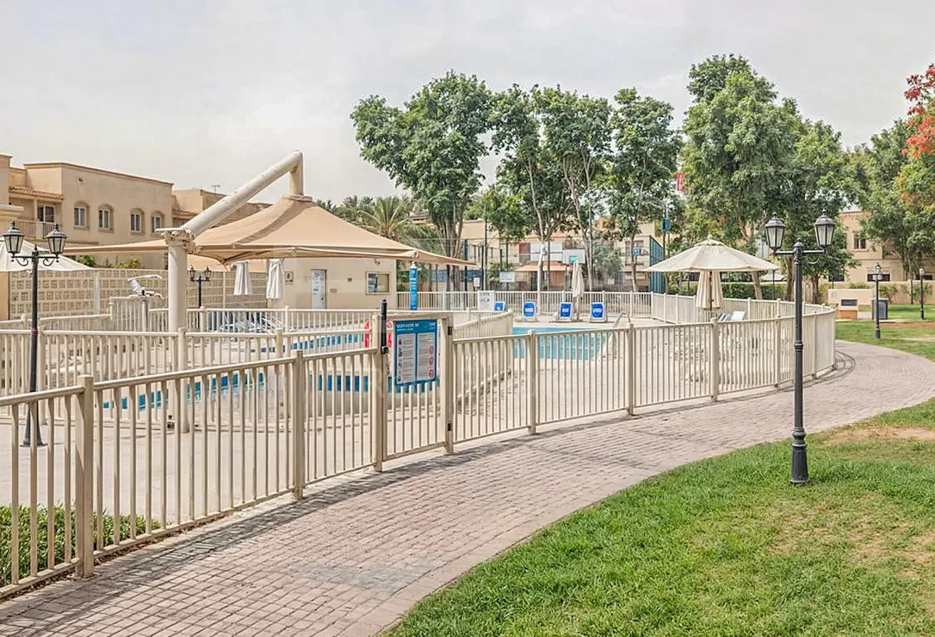 STANDARD 4M | SINGLE ROW | BACKING AMENITIES