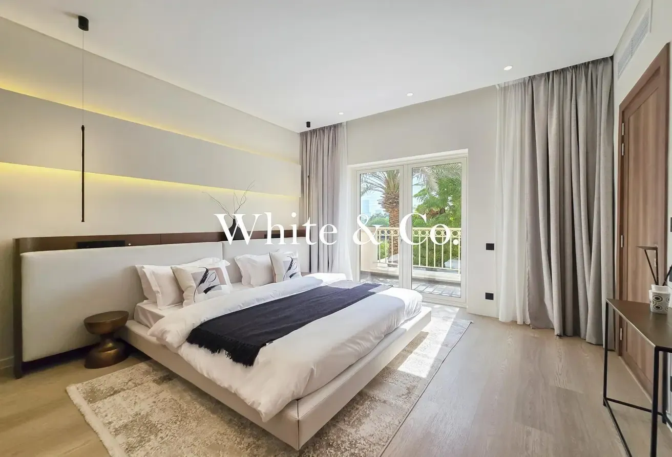 Fully Upgraded | Lake View | Private Pool