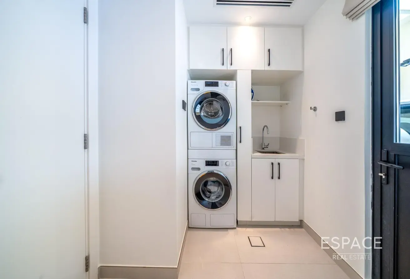 Exclusive | Fully Upgraded | Lake View