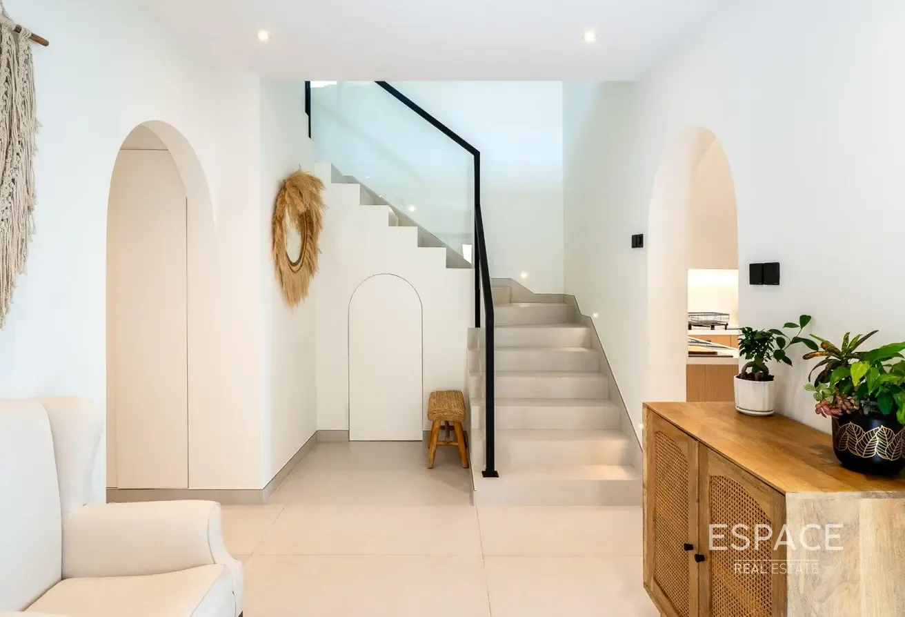Exclusive | Fully Upgraded | Lake View