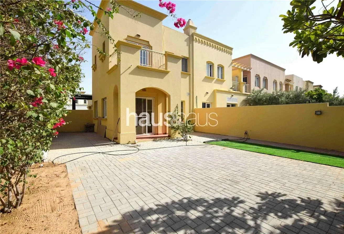Vacant Soon | Large Plot | Single Row | Internal