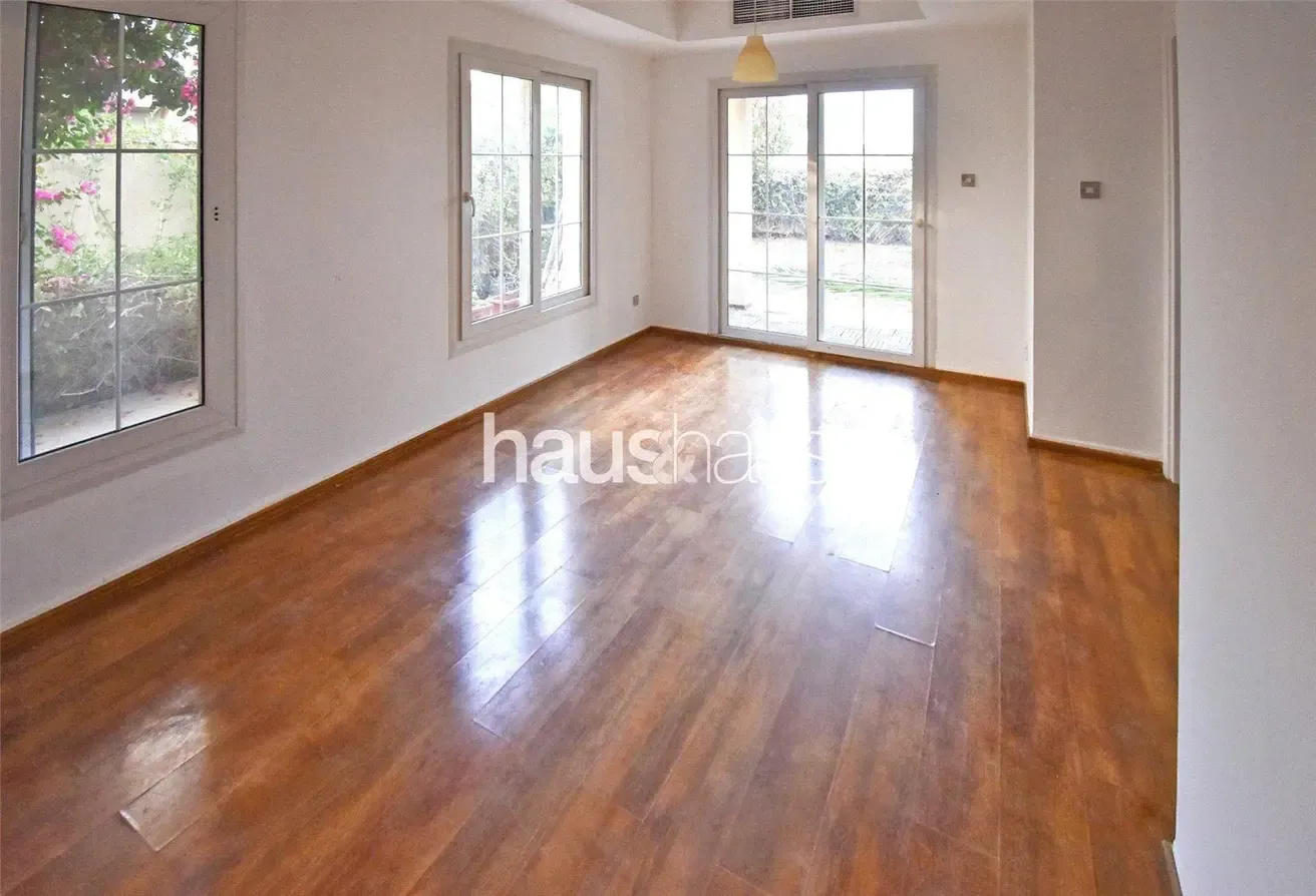 Vacant Soon | Large Plot | Single Row | Internal