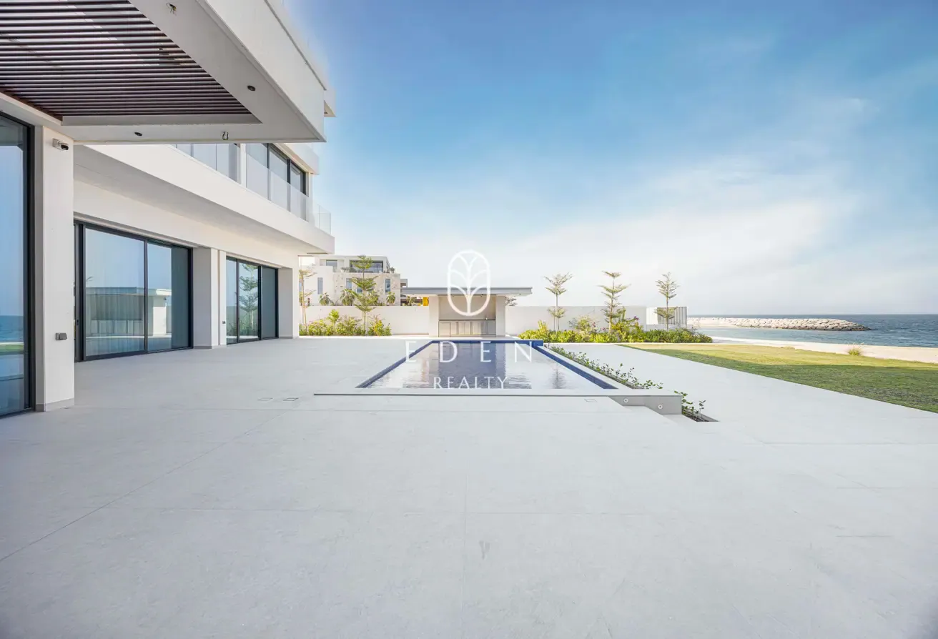 Exclusive 5 Bedroom Villa | Private Beach and Pool