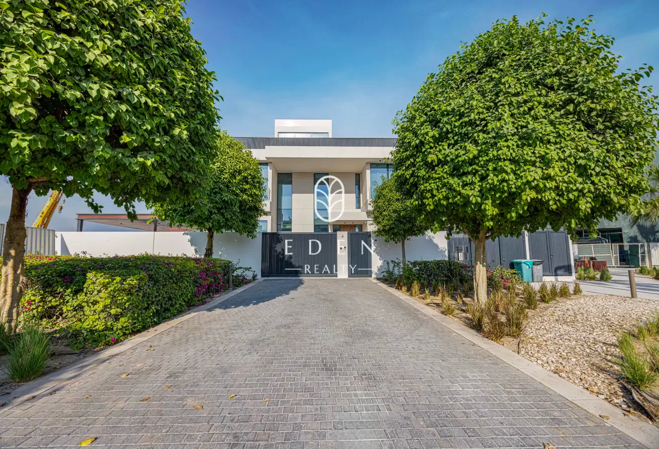 Exclusive 5 Bedroom Villa | Private Beach and Pool