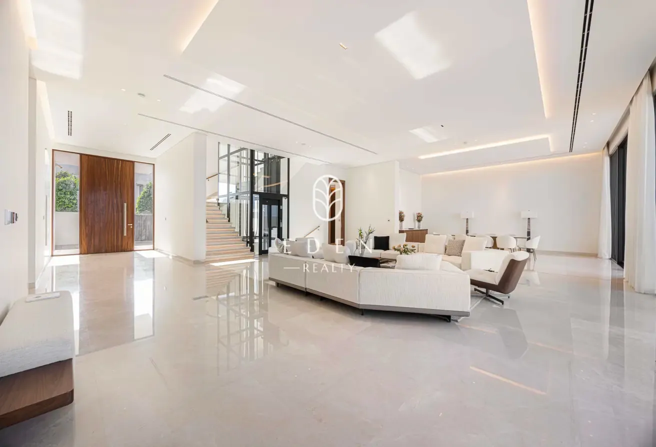 Exclusive 5 Bedroom Villa | Private Beach and Pool