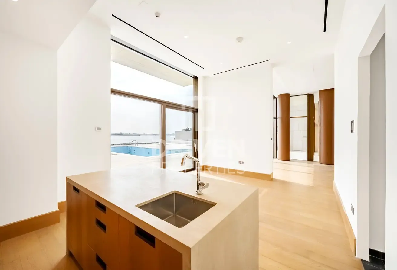Bulgari Front Row Mansion | Full Skyline Views