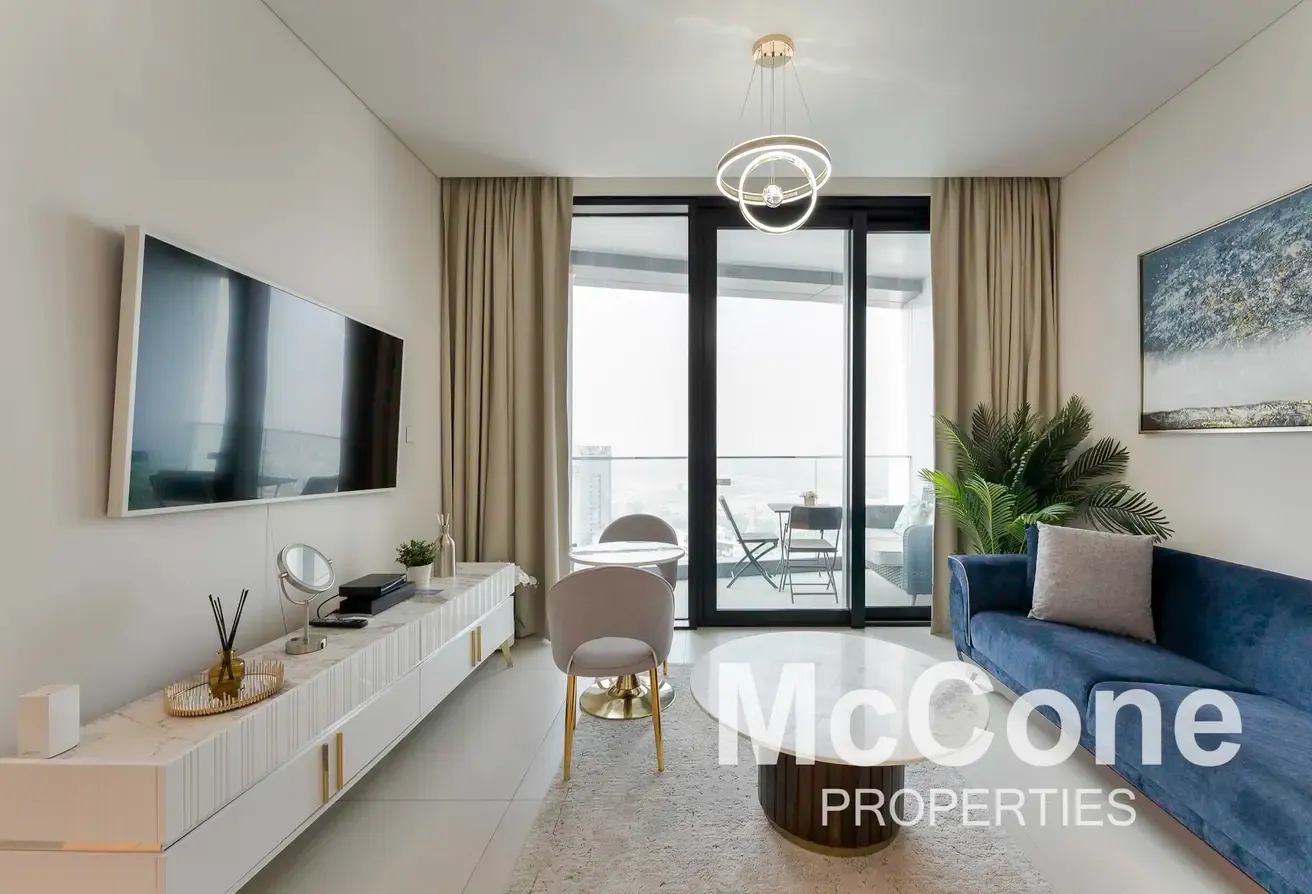 Vacant | High Floor | Residential Side