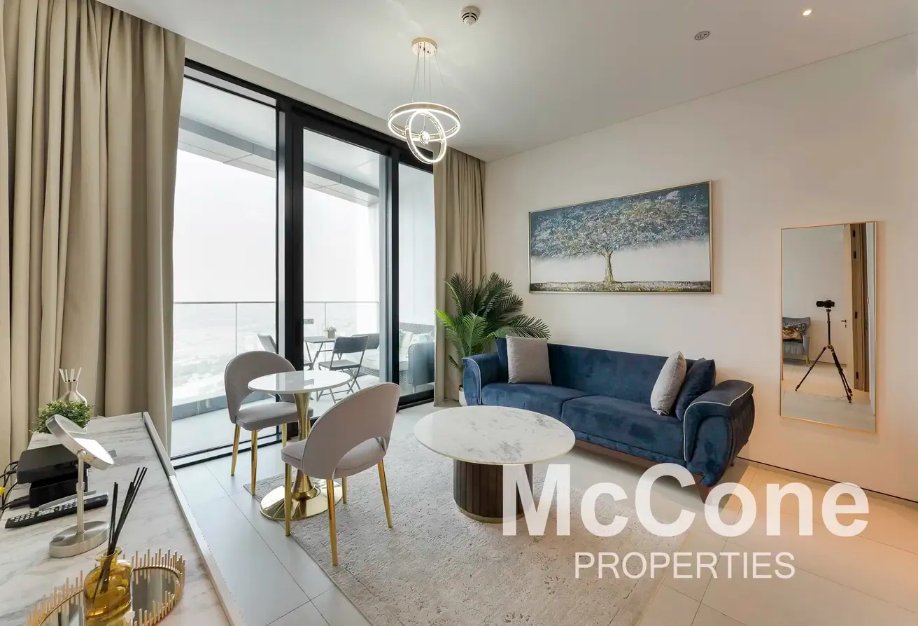 Vacant | High Floor | Residential Side