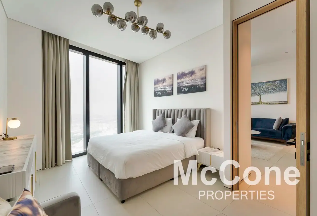 Vacant | High Floor | Residential Side