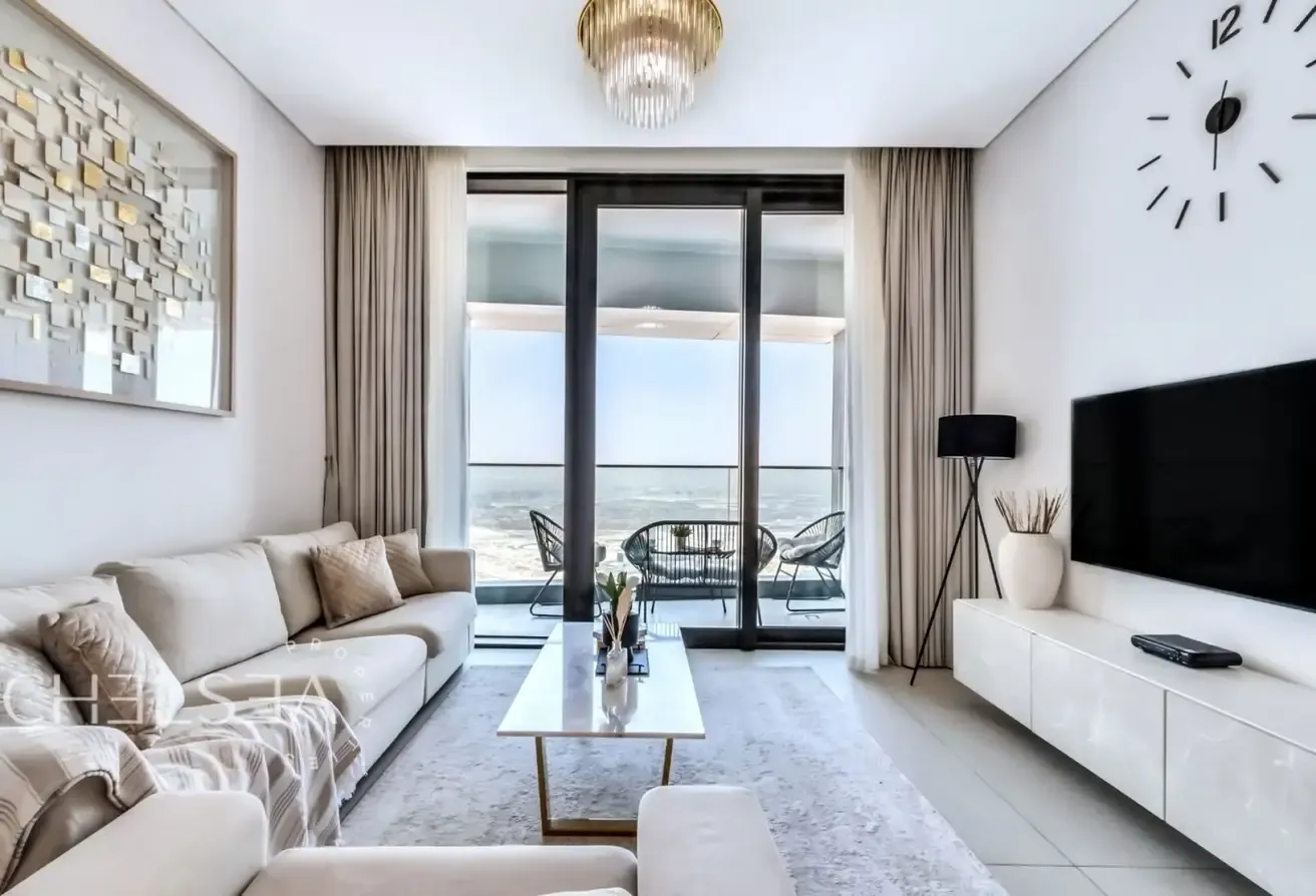 MARINA VIEW | UPGRADED | WITH BALCONY
