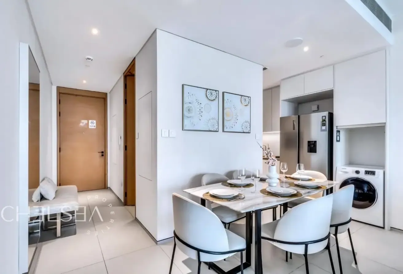 MARINA VIEW | UPGRADED | WITH BALCONY
