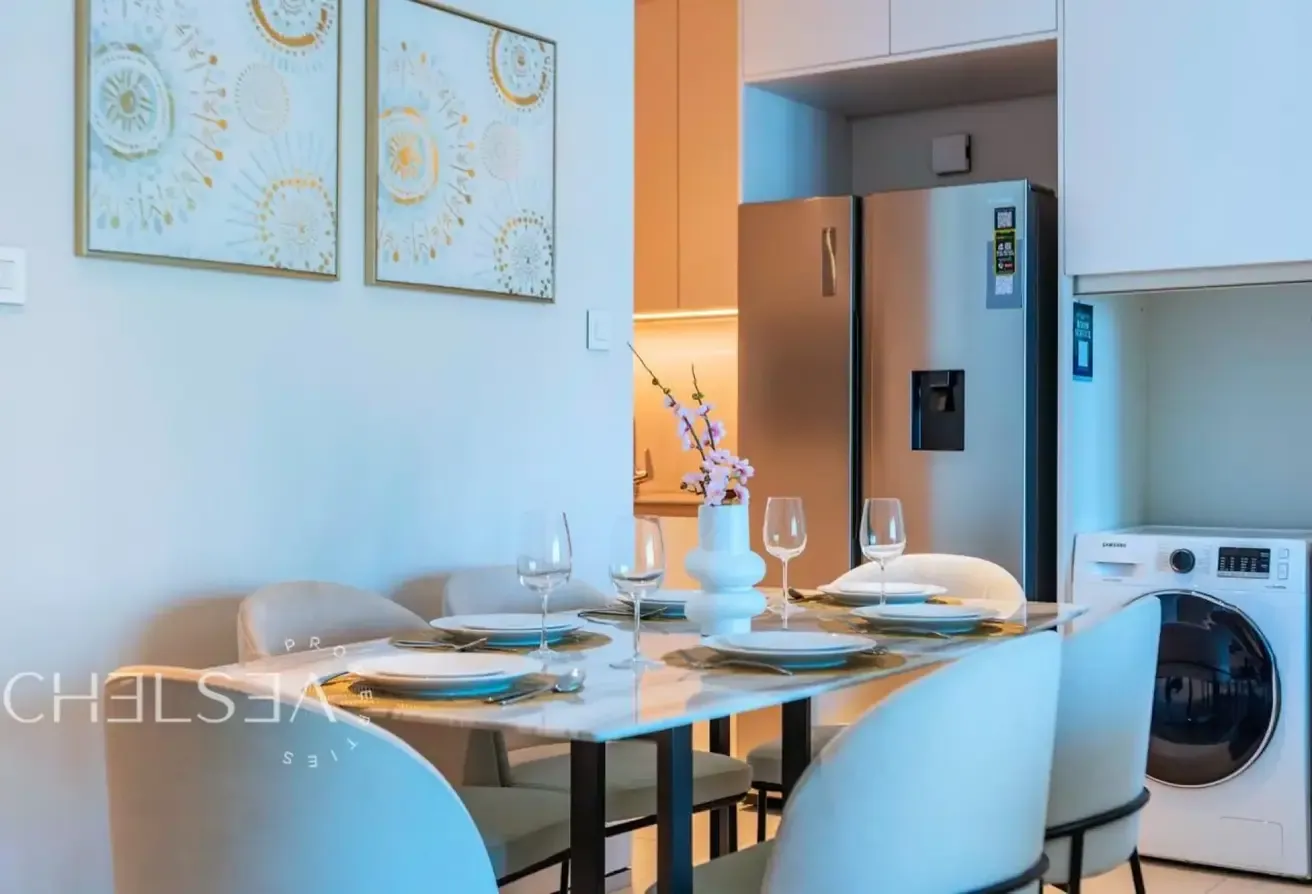 MARINA VIEW | UPGRADED | WITH BALCONY
