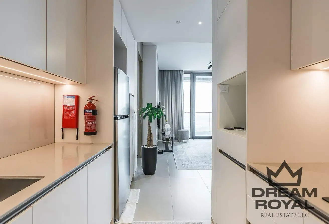 Marina Canal view | Furnished | Large layout