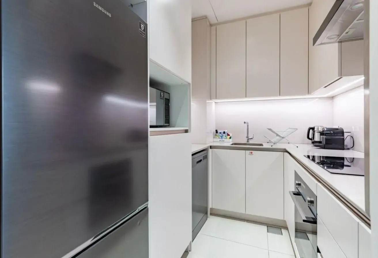 HIGH-FLOOR 1BR | MARINA VIEW | JUMEIRAH GATE TOWER