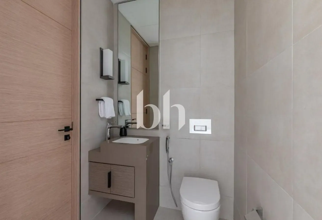 Upgraded | Sea View | High Floor | ROI