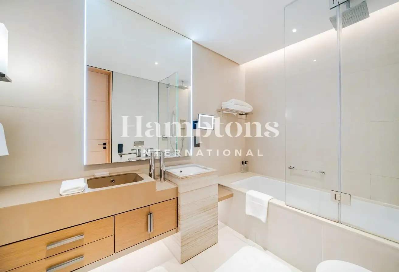 Exclusive| Best Price | Large Size | 5 Star Living