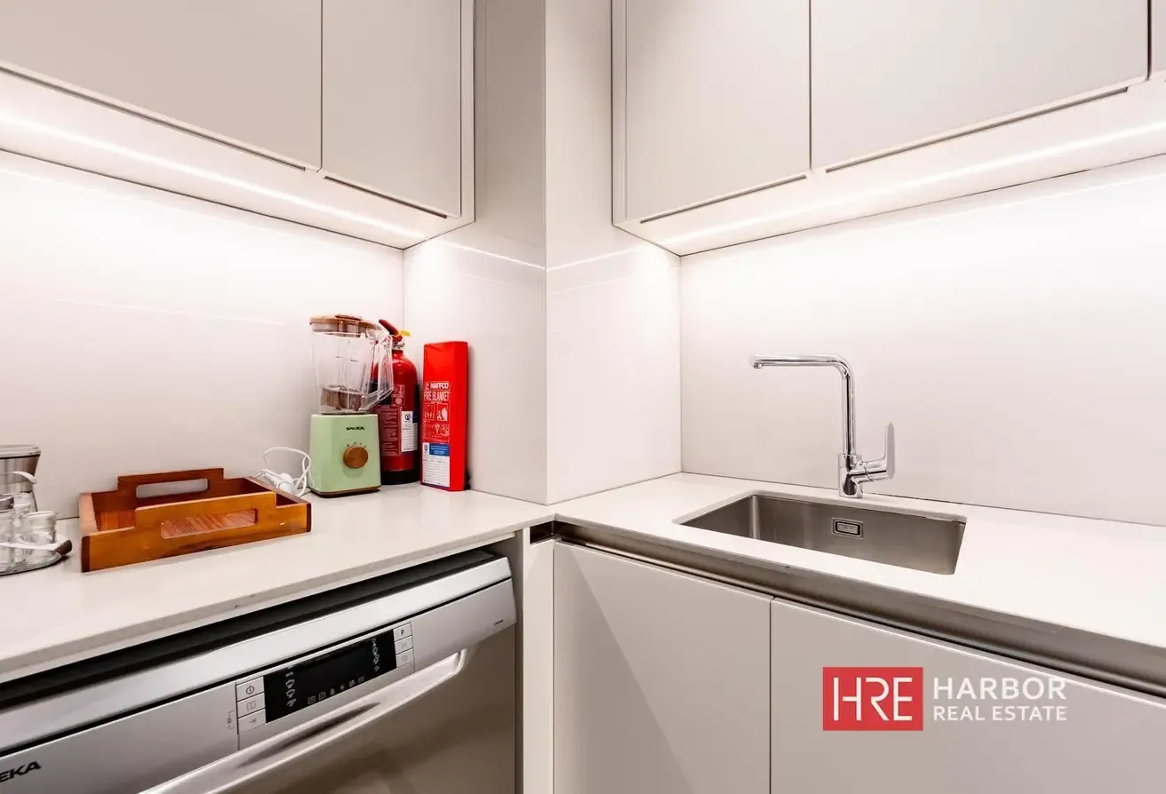 Luxury 1BR | Marina View | Premium Amenities