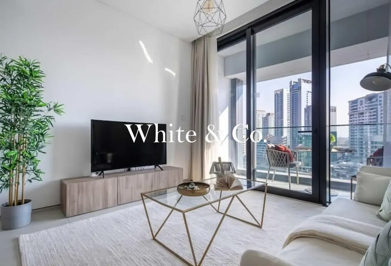 Luxury | Modern | Canal and Skyline View
