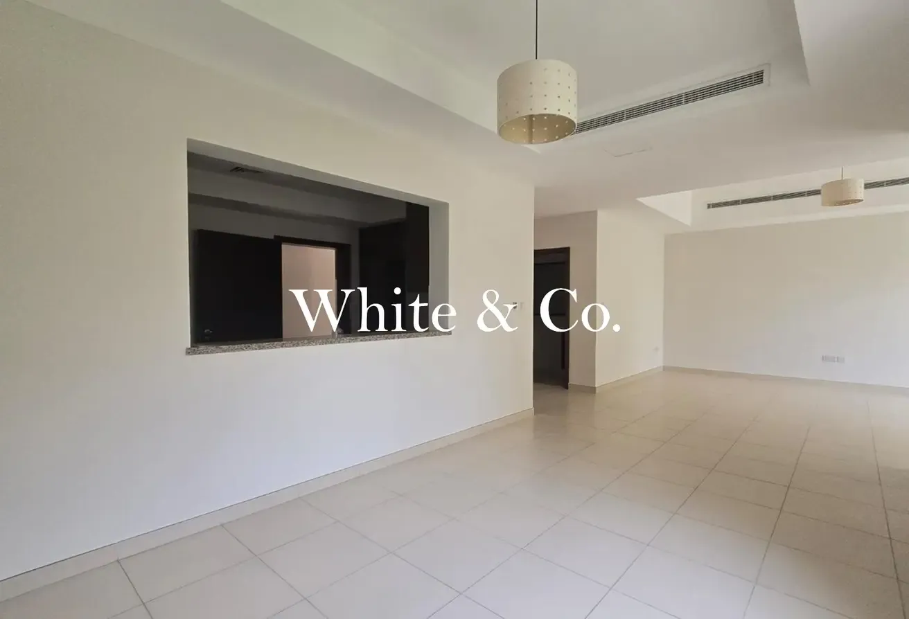 Single Row | Close to Pool & Park | VOT
