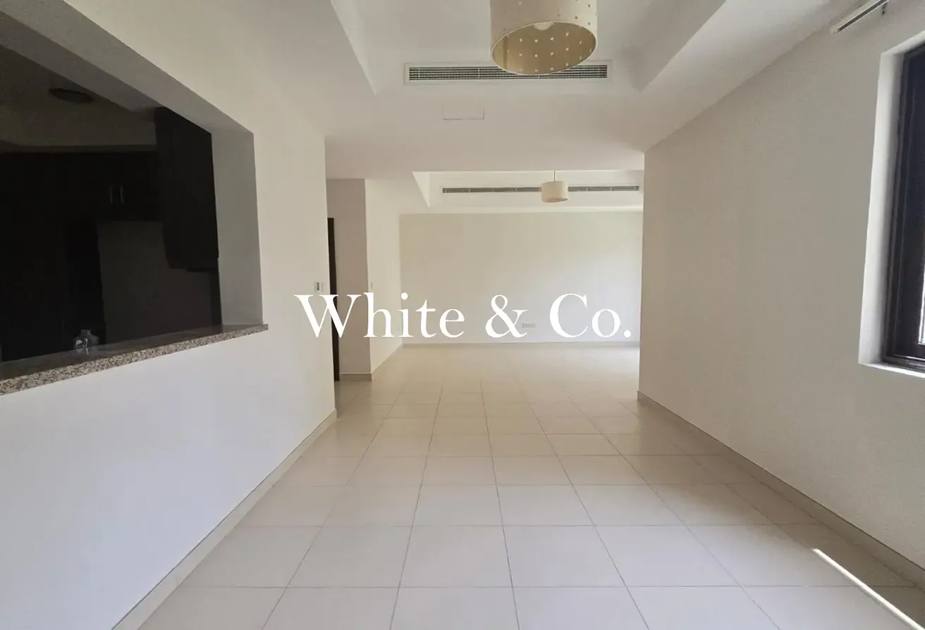 Single Row | Close to Pool & Park | VOT