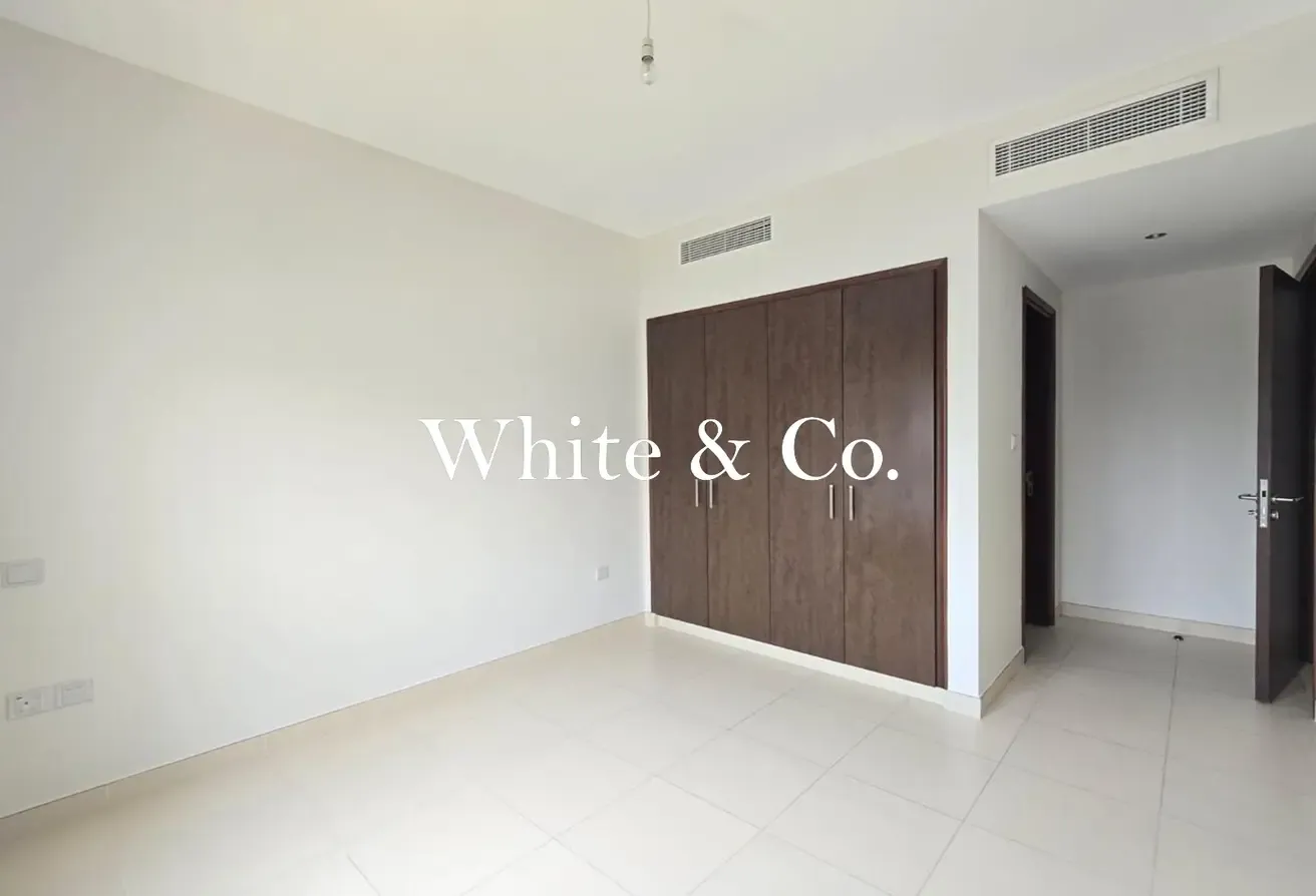 Single Row | Close to Pool & Park | VOT