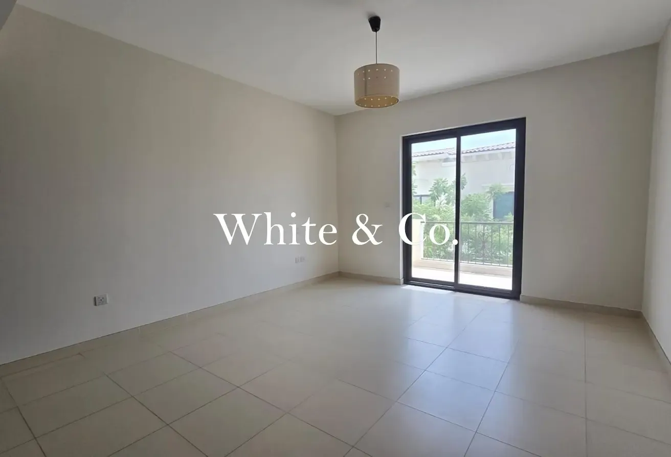 Single Row | Close to Pool & Park | VOT