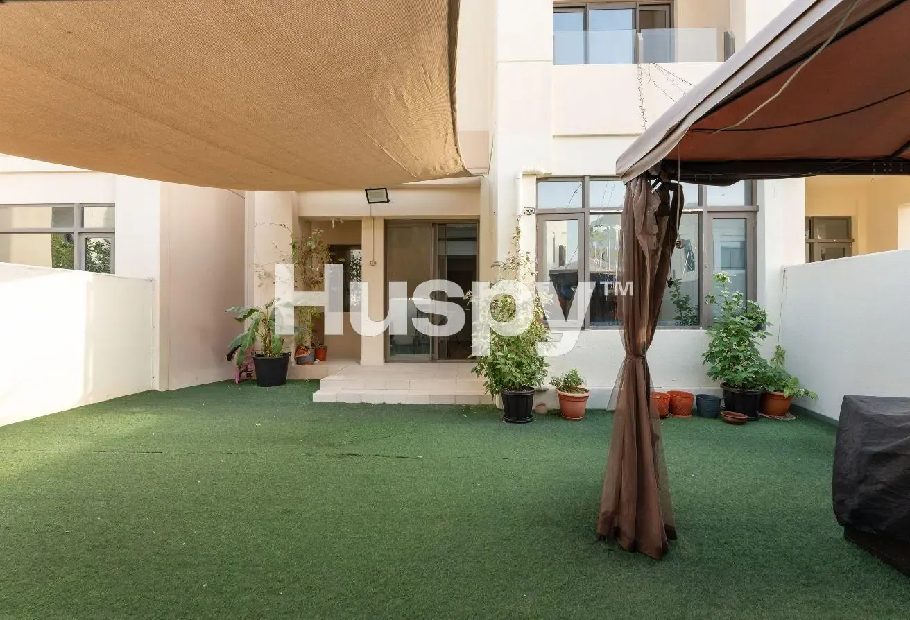 Close to Pool | Extended | Vacant On Transfer