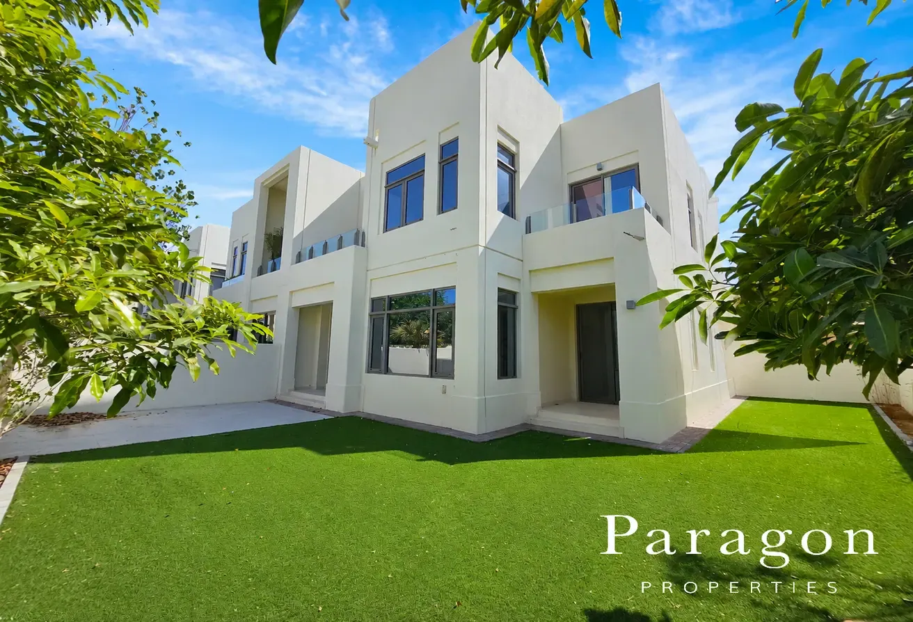 Near Pool & Park | End Unit | Type J