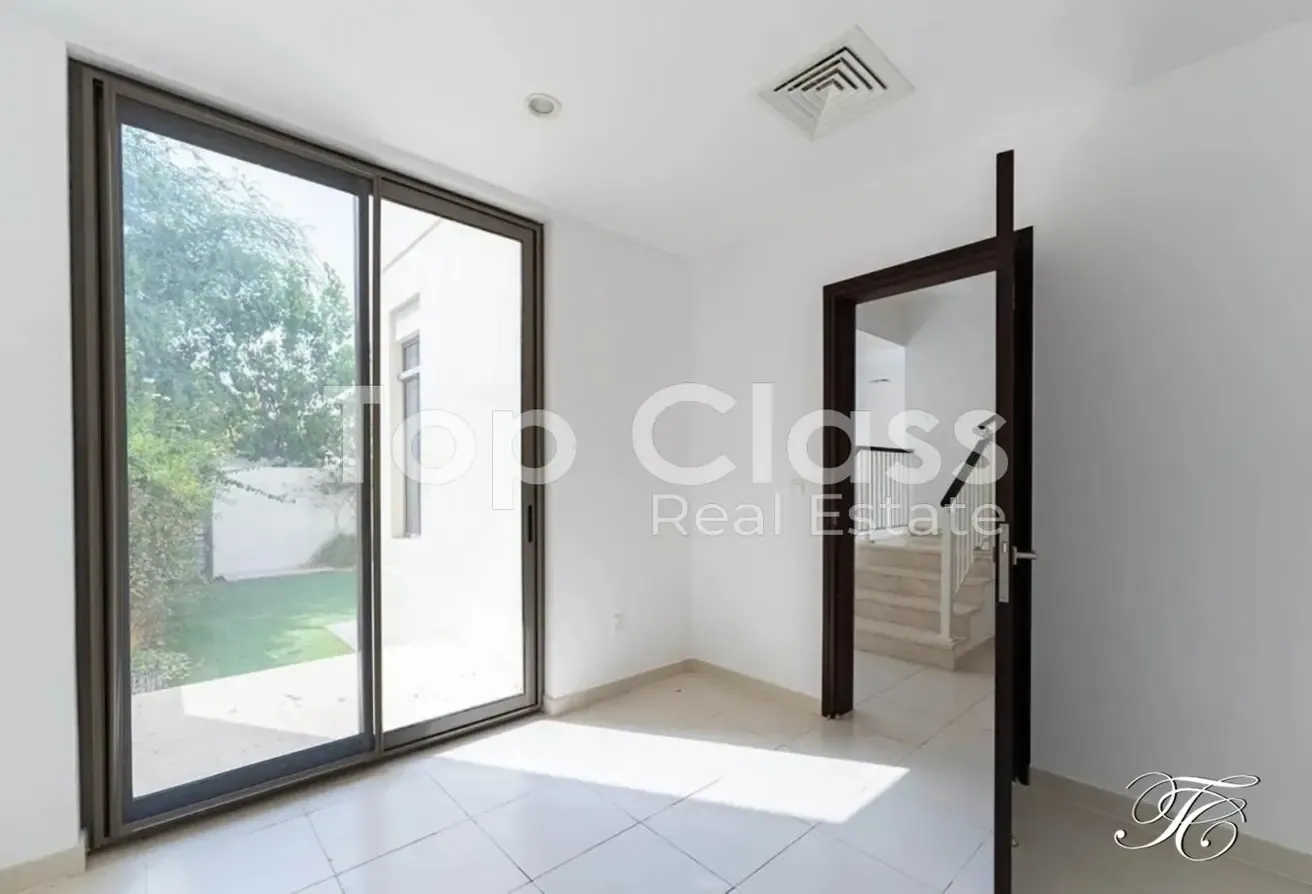 Park-Facing Type J Townhouse | 3BR + Maid + Study