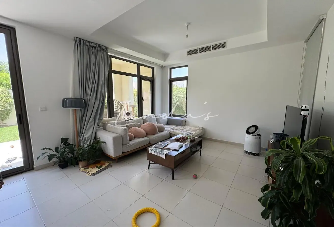 Backing the park | Big plot | Corner unit