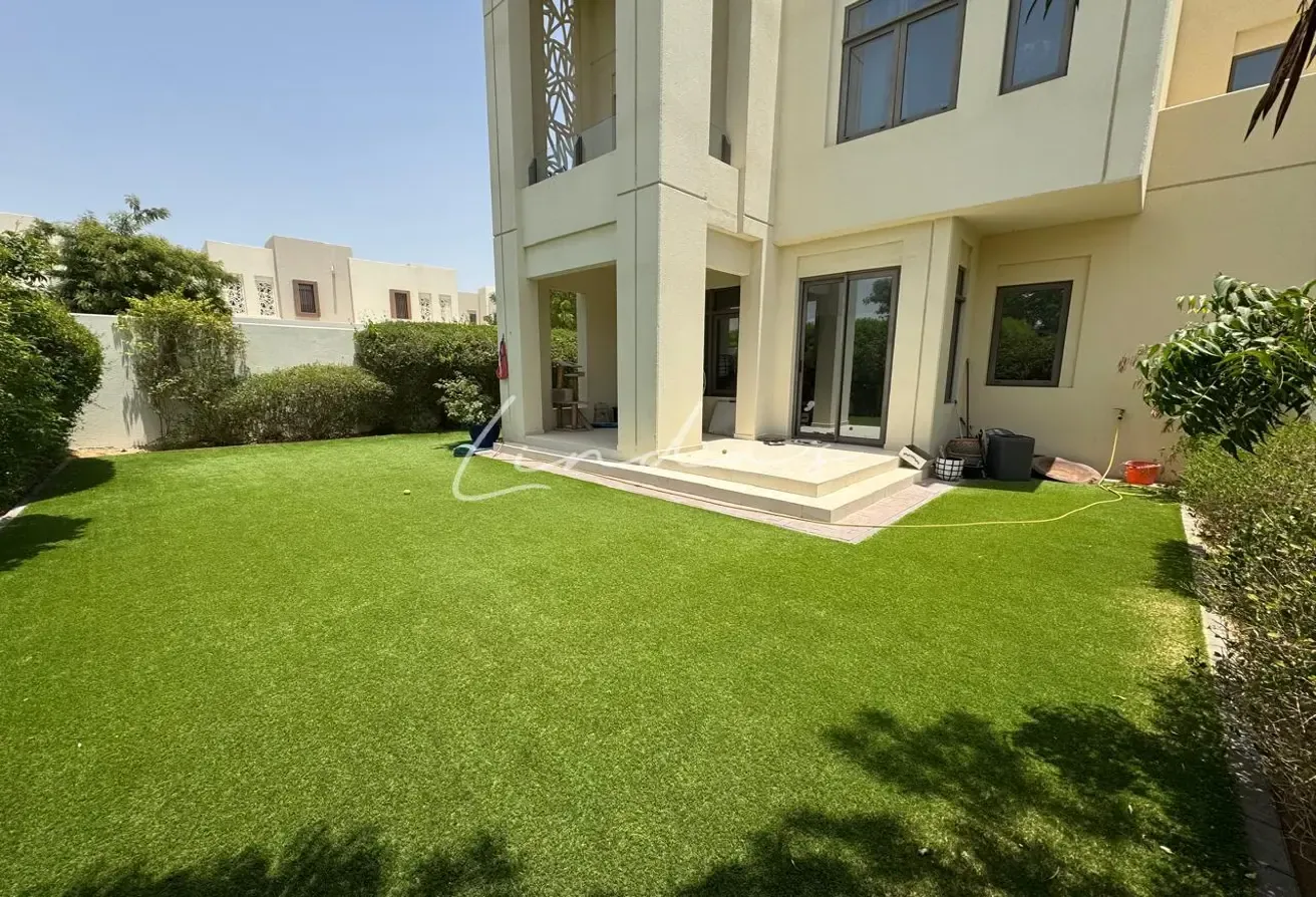 Backing the park | Big plot | Corner unit