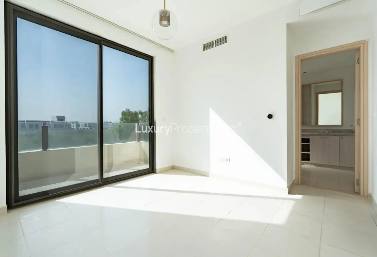 Single Row | Spacious | Vacant on Transfer