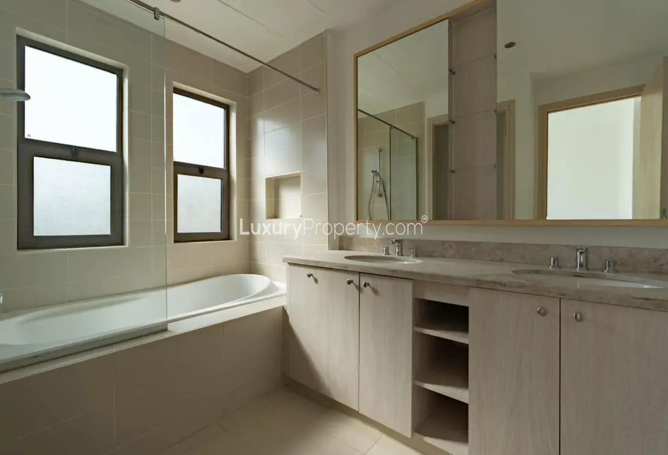 Single Row | Spacious | Vacant on Transfer