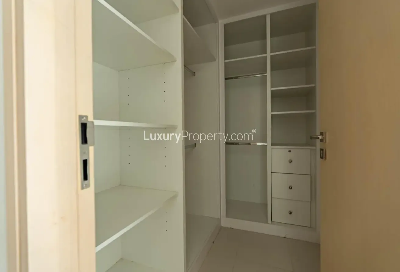 Single Row | Spacious | Vacant on Transfer