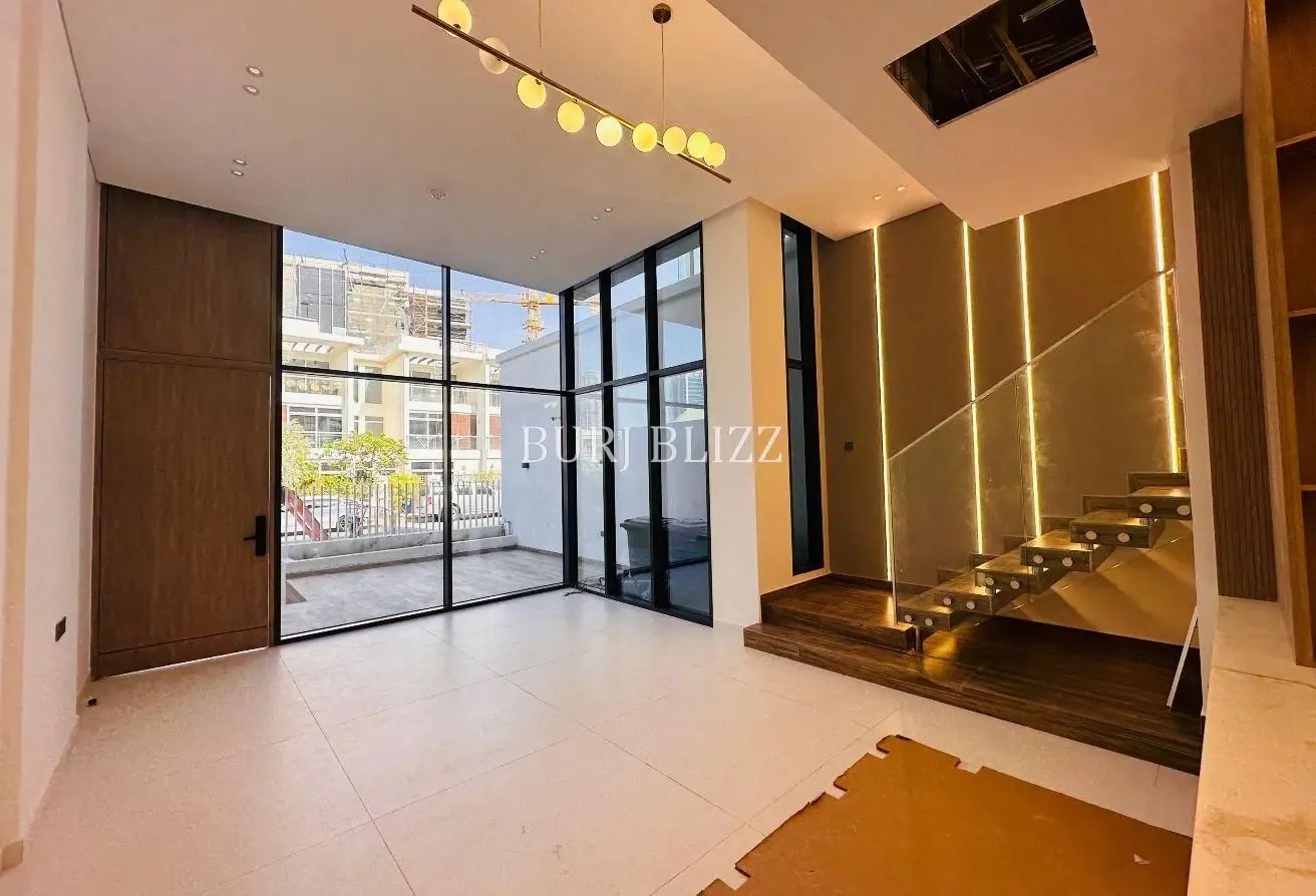 Prime Investment | 4BHK+Maid | Private Elevator