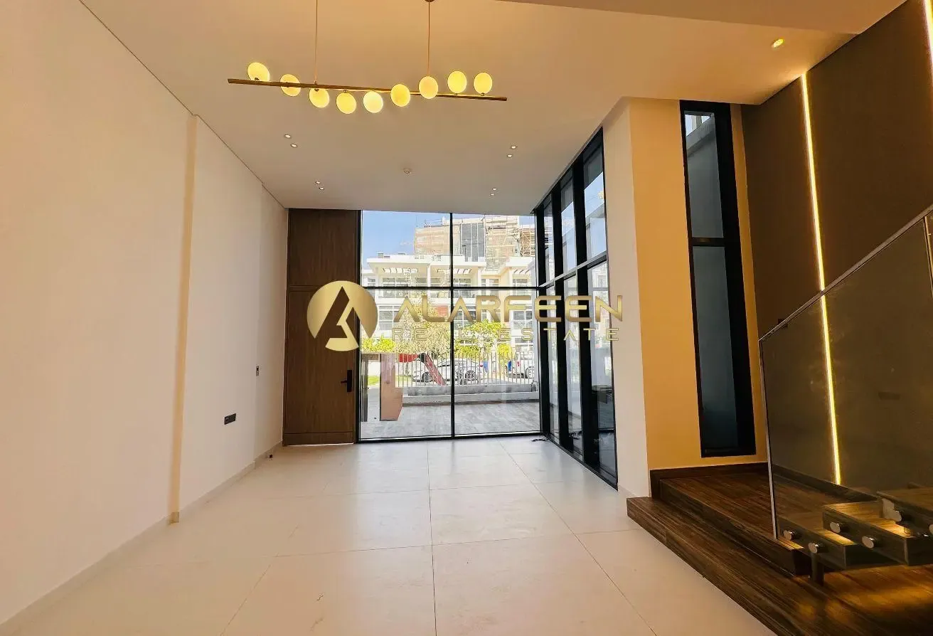 Investor Deal | Luxurious Villa | 4BR+Maidroom
