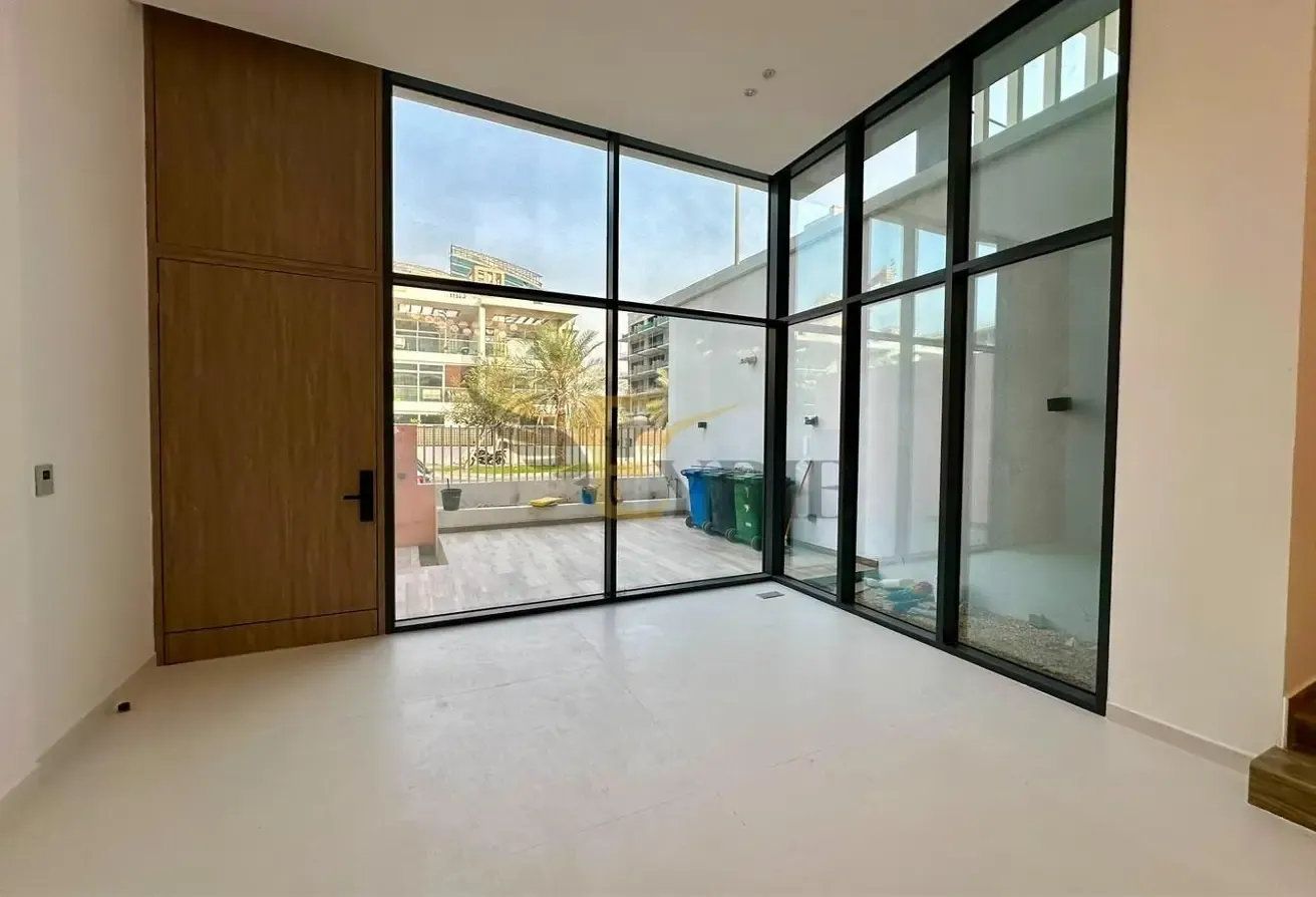Luxury 4BR+Maid | Pvt Pool & Lift