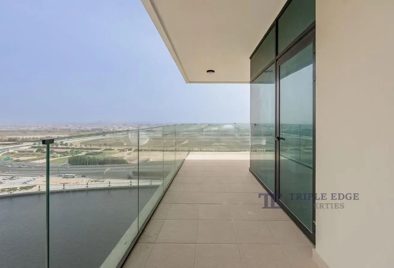 LUXURY ITALIAN LIVING | CANAL VIEW | VACANT