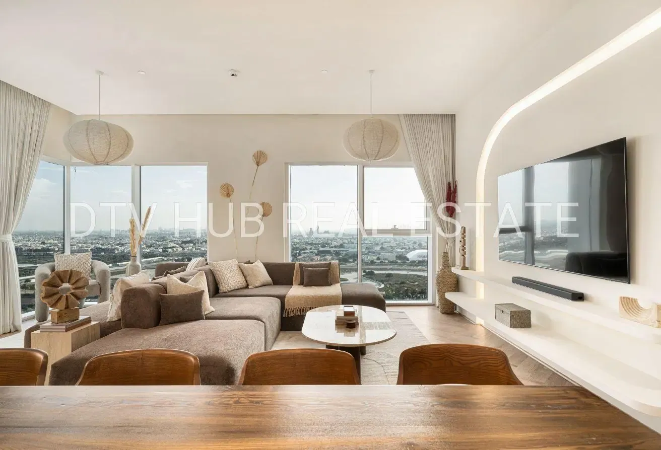 Canal View | Modern Building | Private lift