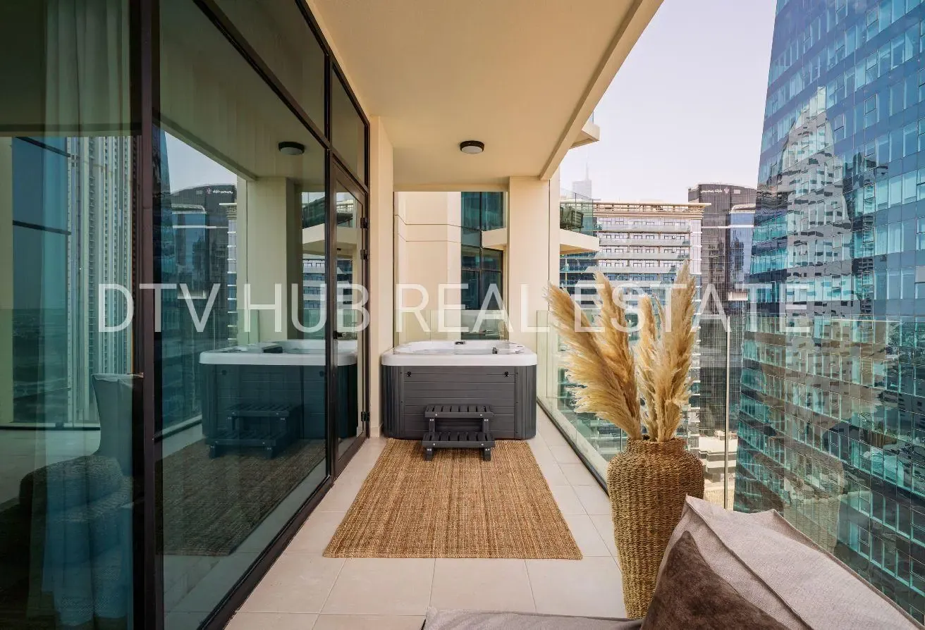 Canal View | Private Jaccuzzi | High Floor