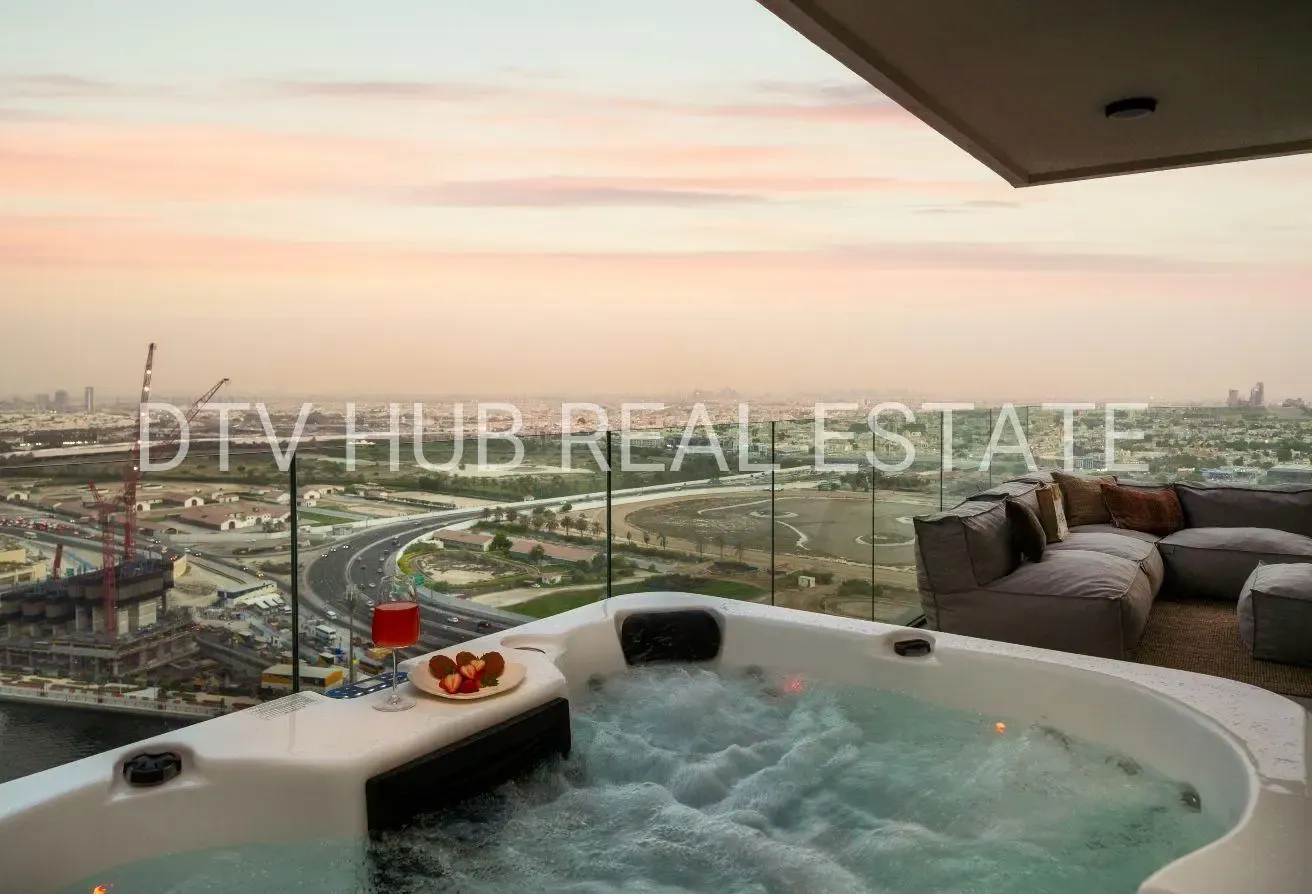 Canal View | Private Jaccuzzi | High Floor