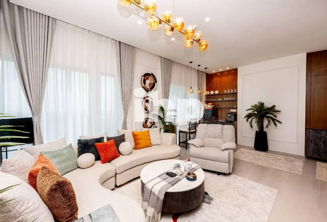 Stylish full Canal-View | Modern Upgrades |Vacant