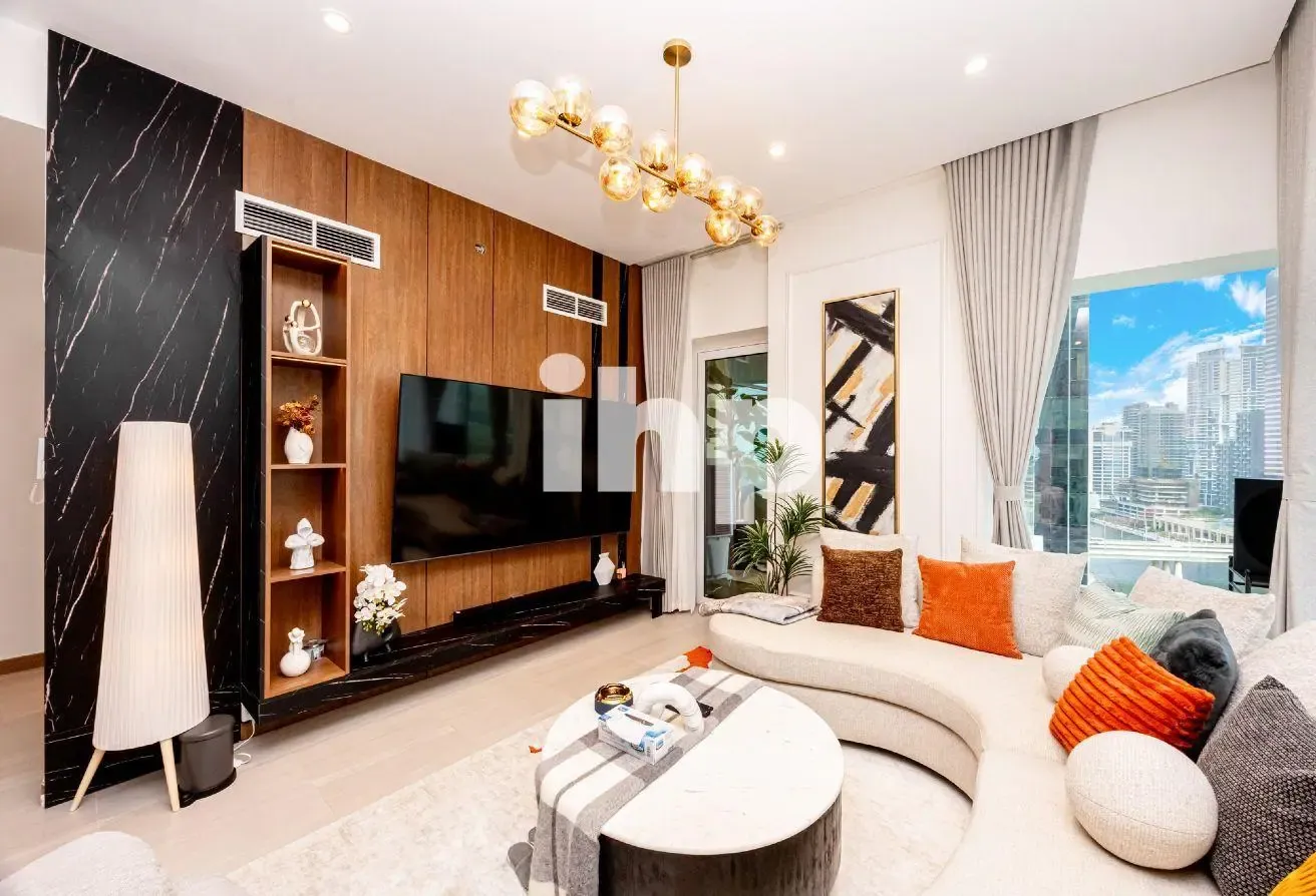 Stylish full Canal-View | Modern Upgrades |Vacant