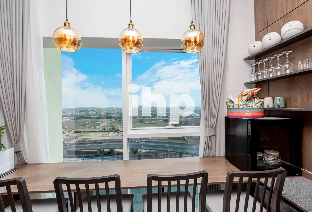 Stylish full Canal-View | Modern Upgrades |Vacant
