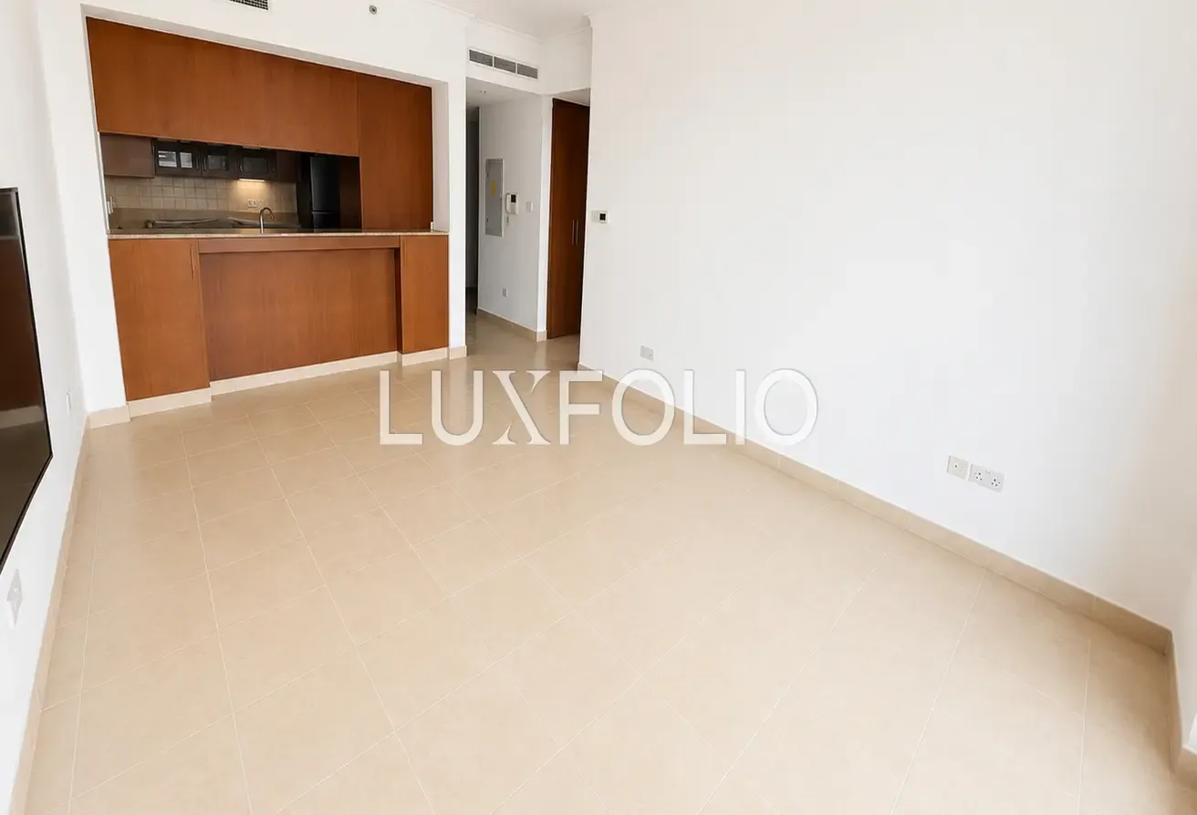 1 Bed | Golf and Lake views | Vacant now