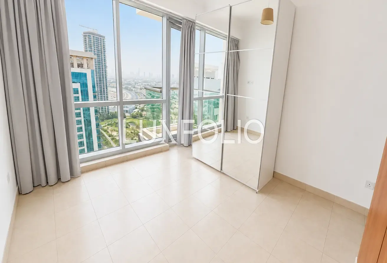 1 Bed | Golf and Lake views | Vacant now