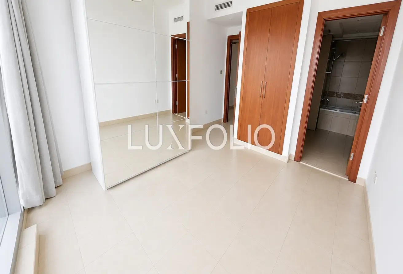 1 Bed | Golf and Lake views | Vacant now